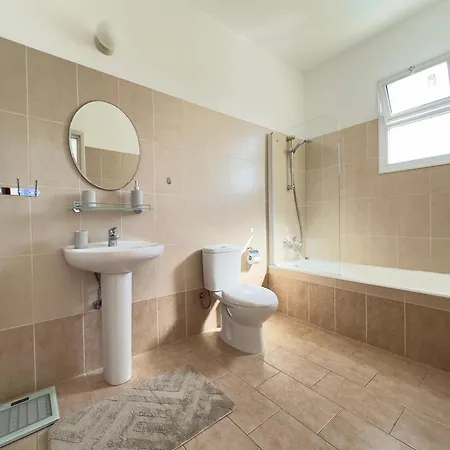 3 Bedroom With Pool 5 Minutes To The Center Of Paphos Klorakas