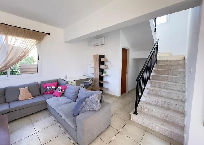 3 Bedroom With Pool 5 Minutes To The Center Of Βίλα
