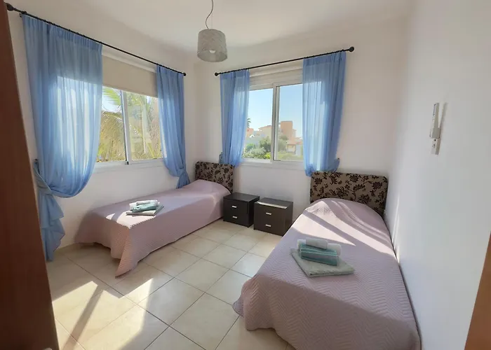 Vila 3 Bedroom With Pool 5 Minutes To The Center Of