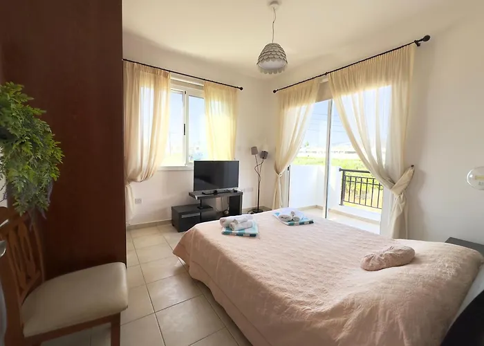 Βίλα 3 Bedroom With Pool 5 Minutes To The Center Of