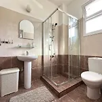 3 Bedroom With Pool 5 Minutes To The Center Of