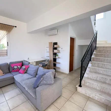 3 Bedroom With Pool 5 Minutes To The Center Of Villa